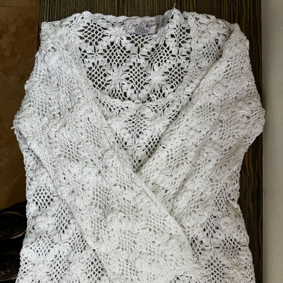 Crochet Top with scoop neck and the perfect amount of Peek a Boo - Picture 5 of 16